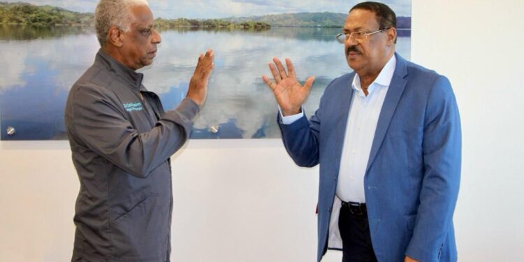 Director del SRSM juramenta nuevo director de CECANOT