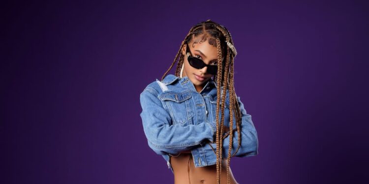 Joven urbana Yaya la Voz graba tema junto a Ángel Dior