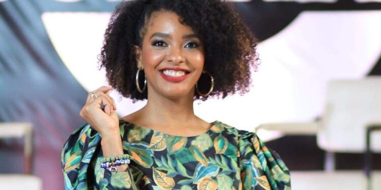 Reconocen comunicadora Milian Reyes entre las 50 mujeres más poderosas de RD