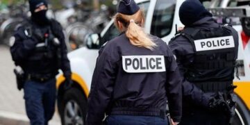 Al menos un muerto y dos heridos graves tras un apuñalamiento en una escuela en Francia