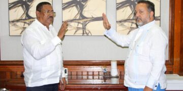 Juramentan nuevo director en hospital Rodolfo de la Cruz Lora