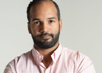 Omar Calderin se convierte en el candidato a regidor por la Fuerza del Pueblo