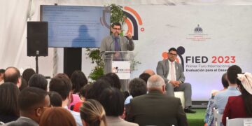 CEPAL y ONE exponen sobre innovación en la generación de estimaciones para toma de decisiones en FIED 2023