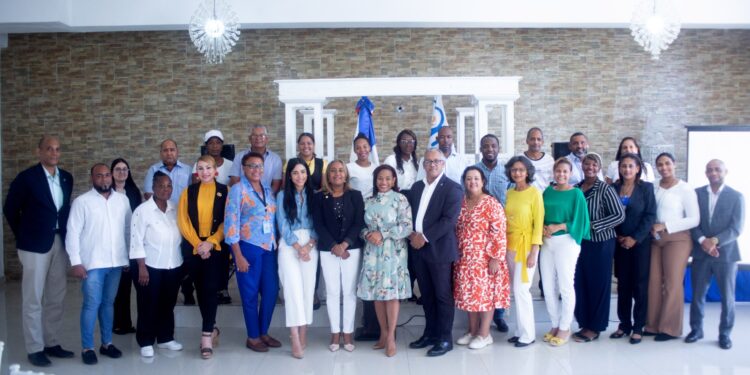 INAIPI Celebra encuentro con líderes comunitarios y comunicadores de la Región Este del país