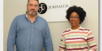 Advierten sobre riesgos en la contratación de seguros de repatriación para la comunidad dominicana en España