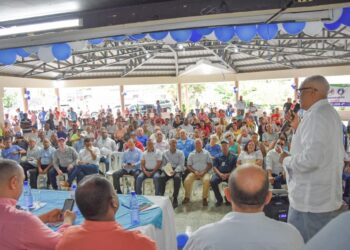Juan Rosa encabeza acto de juramentación masiva de los Movimientos de Apoyo a Luis Abinader en Bonao