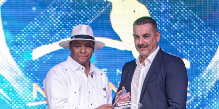 Director de Lopesan Bávaro recibe Premio Nacional de Turismo