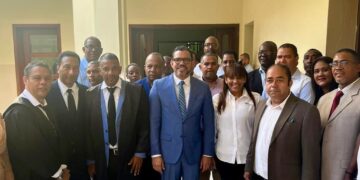 Yohan López encabeza recorrido con abogados que lo apoyan en sus aspiraciones a presidir el CARD