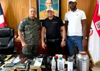 Joven empresario Rency Taveras Híchez recibe reconocimiento de la Fuerza Aérea Dominicana (FARD)