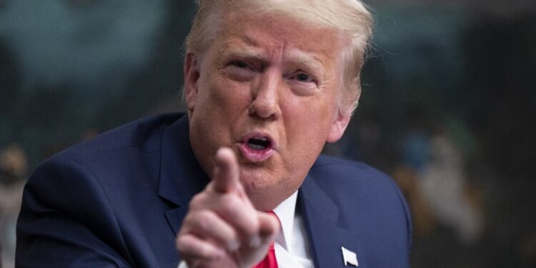 Trump podría comparecer hoy en el juicio en su contra