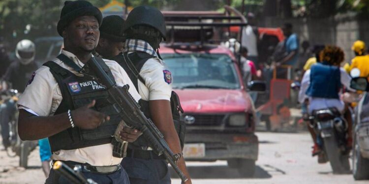 Tribunal ordena el bloqueo temporal del despliegue de policías de Kenia en Haití