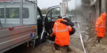 Alerta en Milán por el desborde del río Seveso tras violenta tormenta y fuertes vientos