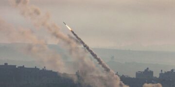 Al menos 198 palestinos muertos y más de 1.600 heridos por fuerzas israelíes en Gaza tras el ataque de Hamás