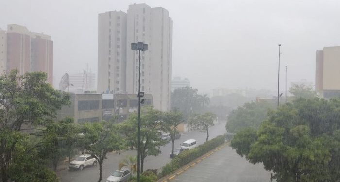 Vaguada y disturbio tropical mantendrán las condiciones propicias para que ocurran aguaceros