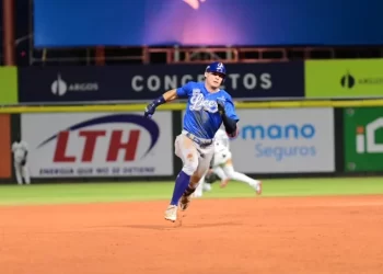 Helman y Nottingham comandan ofensiva del Licey en triunfo ante Leones