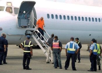 Estados Unidos repatria hoy 126 exconvictos a RD