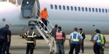 Estados Unidos repatria hoy 126 exconvictos a RD