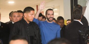 Nayib Bukele se inscribe para competir en la elección de 2024