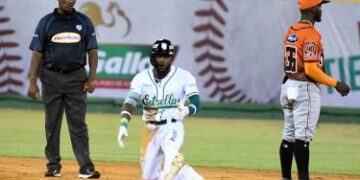Estrellas vencen a Toros en 10 entradas y provocan un triple empate en primer lugar