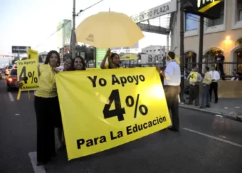 Ministro Ángel Hernández asegura que el 4% está más comprometido que nunca con la educación