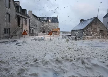 Un muerto y más de mil 300 desplazados por la borrasca Ciarán