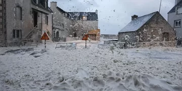 Un muerto y más de mil 300 desplazados por la borrasca Ciarán