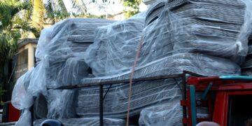 Carlos Guzmán lleva alimentos y trabajos de construcción a afectados por las lluvias