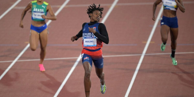 Marileidy Paulino gana oro en los 200 metros planos de los Juegos Panamericanos