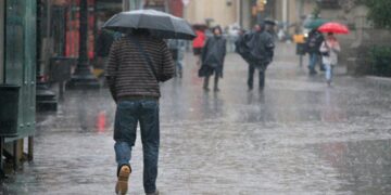 Débil vaguada producirán algunas lluvias matutinas y chubascos locales en la tarde