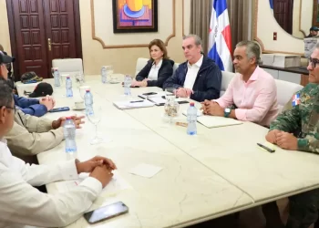 Mediante decreto Abinader suspende labores desde este sábado hasta el lunes