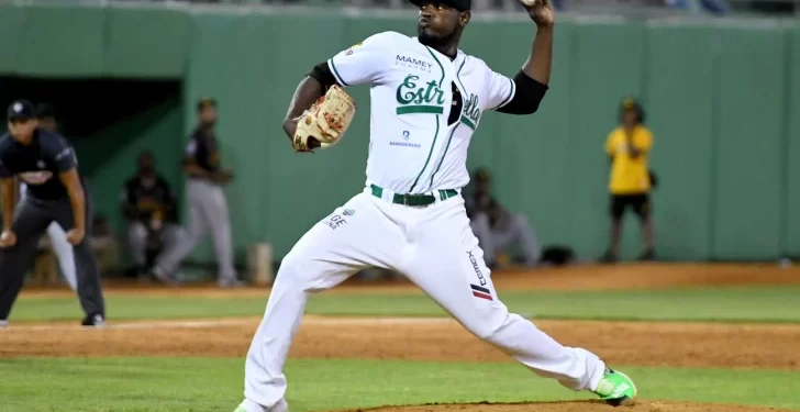 Estrellas vencen a Águilas por segunda noche corrida en juego de 10 entradas