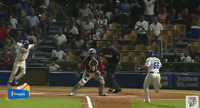 Michael de la Cruz decide con doble triunfo del Licey