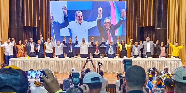 PHD proclama a Luis Abinader como su candidato presidencial