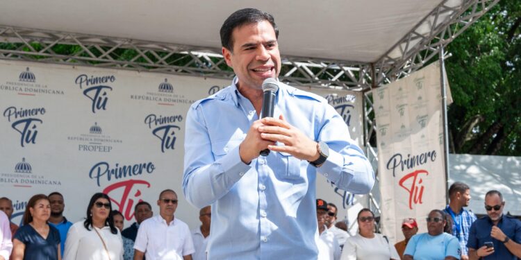 Afirma en Puerto Plata combaten la pobreza con las jornadas "Primero Tú" y "Cerca de Ti"