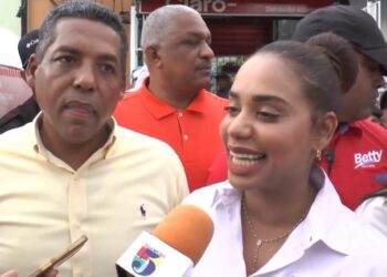 Carlos Ortiz apoya candidatura de Betty Gerónimo 