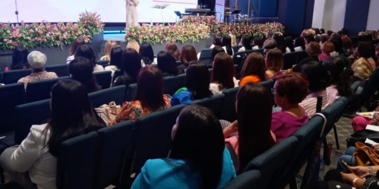Celebran conferencia de mujeres “Déboras, En lo Secreto"