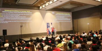 UNICDA y TDC dictan conferencia "Una poderosa sinergia en la enseñanza del idioma inglés”