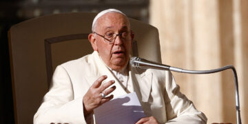 El papa Francisco recibió a familiares de rehenes israelíes y presos palestinos