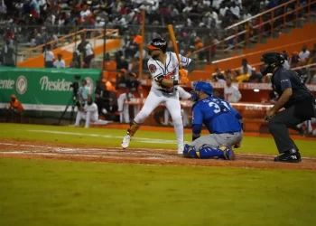 Liberato en gran debut, guía a Toros que se ponen a medio juego del tercer lugar