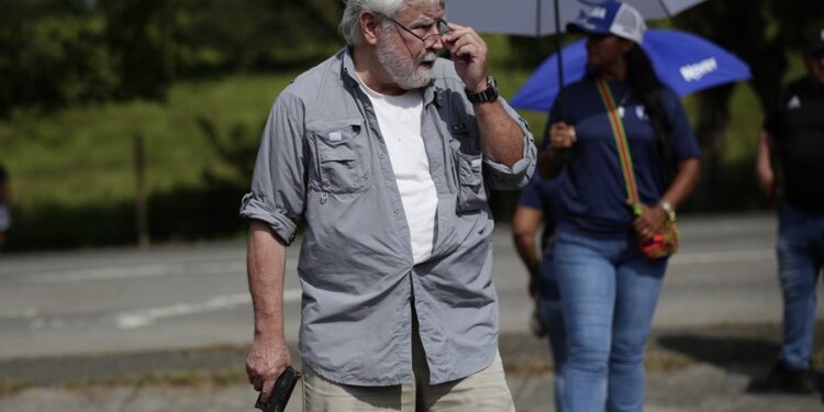 Mueren dos manifestantes por disparos de un hombre en una protesta antiminería en Panamá