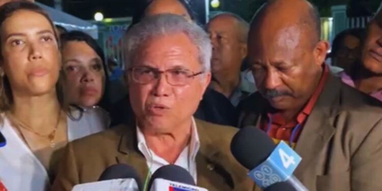 Waldo Ariel Suero se proclama ganador de los comicios del Colegio Médico Dominicano