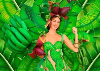 ¡Inspirado en racimos de plátanos! traje típico RD de Mariana Downing en pasarela Miss Universo 2023