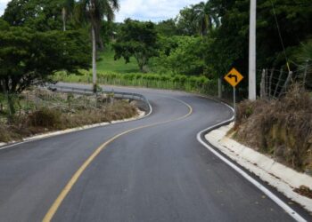Presidente Abinader inaugura varias carreteras y hospitales en María Trinidad Sánchez