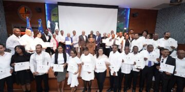 LMD entrega certificados más de 250 funcionarios participaron en Programa de Formación Municipal con UE