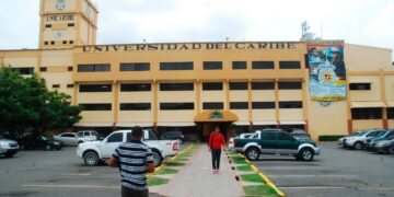 Estudiantes se quejan por aumento de tarifa en modalidad virtual Universidad del Caribe