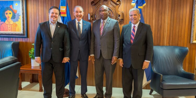 Crean mesa de trabajo para impulsar la transformación digital en la UASD