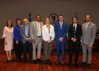 Presentan conferencia " Ética y Gobernanza en el Ejercicio Médico”, a cargo del doctor Ricardo Nieves