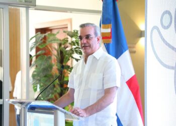 Presidente Abinader inaugura CAID en SDE y anuncia apertura de 6 nuevas unidades de atención terapéutica en 5 provincias para 2024