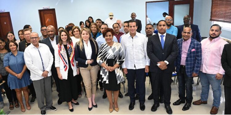 Superintendencia de Seguros imparte taller para periodistas del área económica