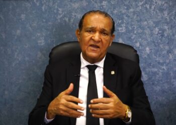 Líderes sindicales del transporte apoyan modernización con semáforos inteligentes llevado a cabo por INTRANT